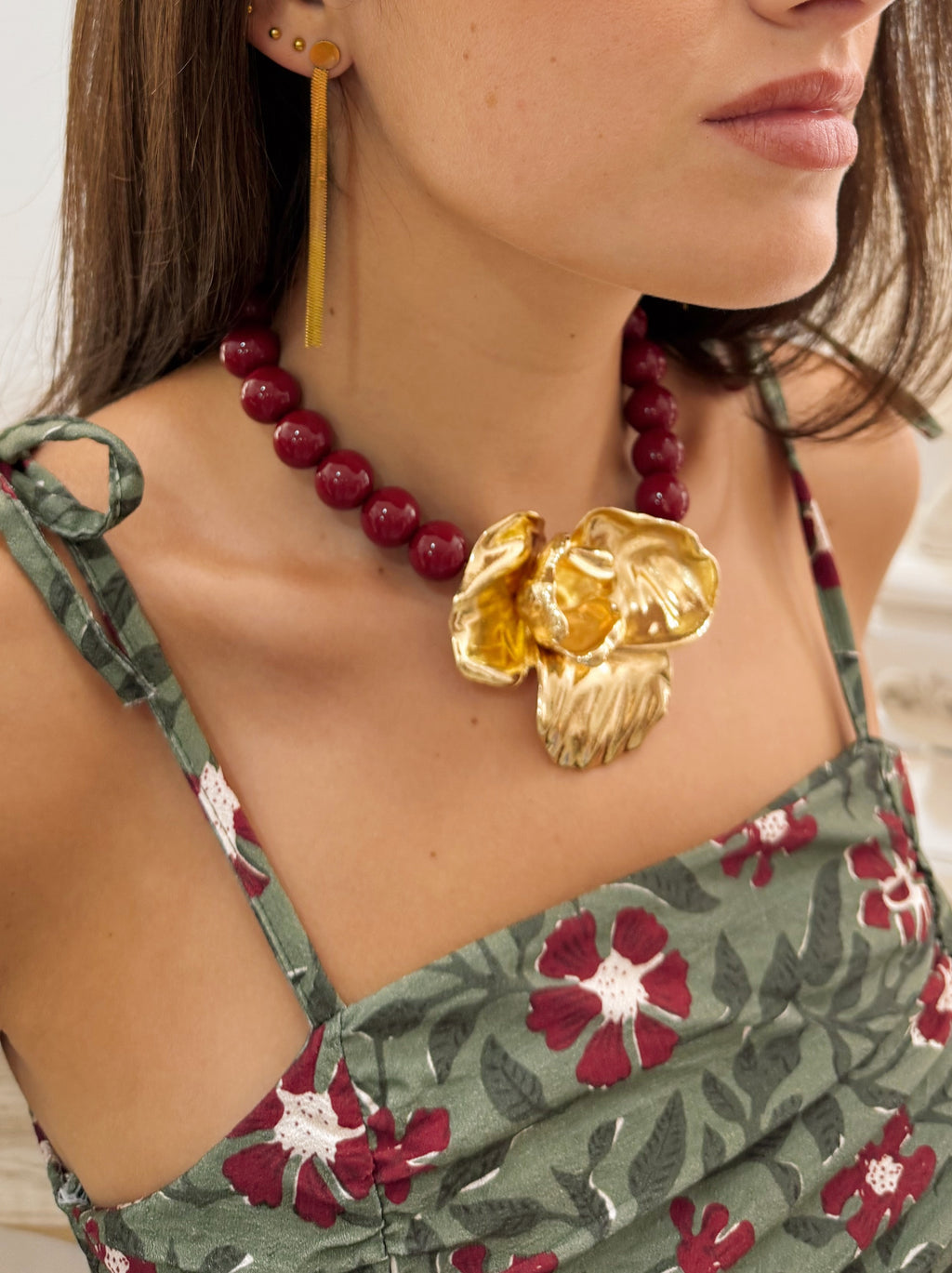 Collar Coral Flor Dorada