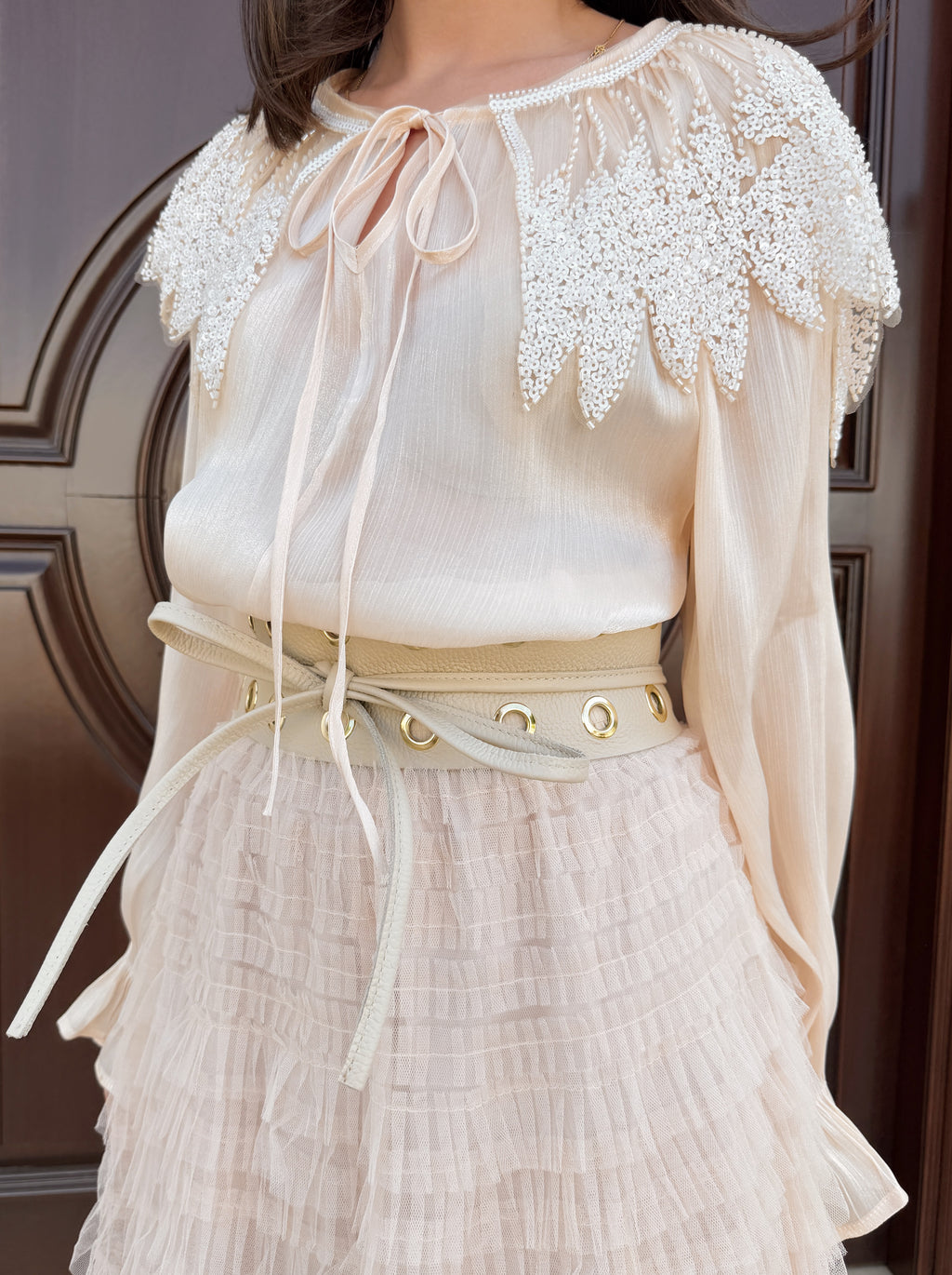 Camisa Cuello Pedrería Beig